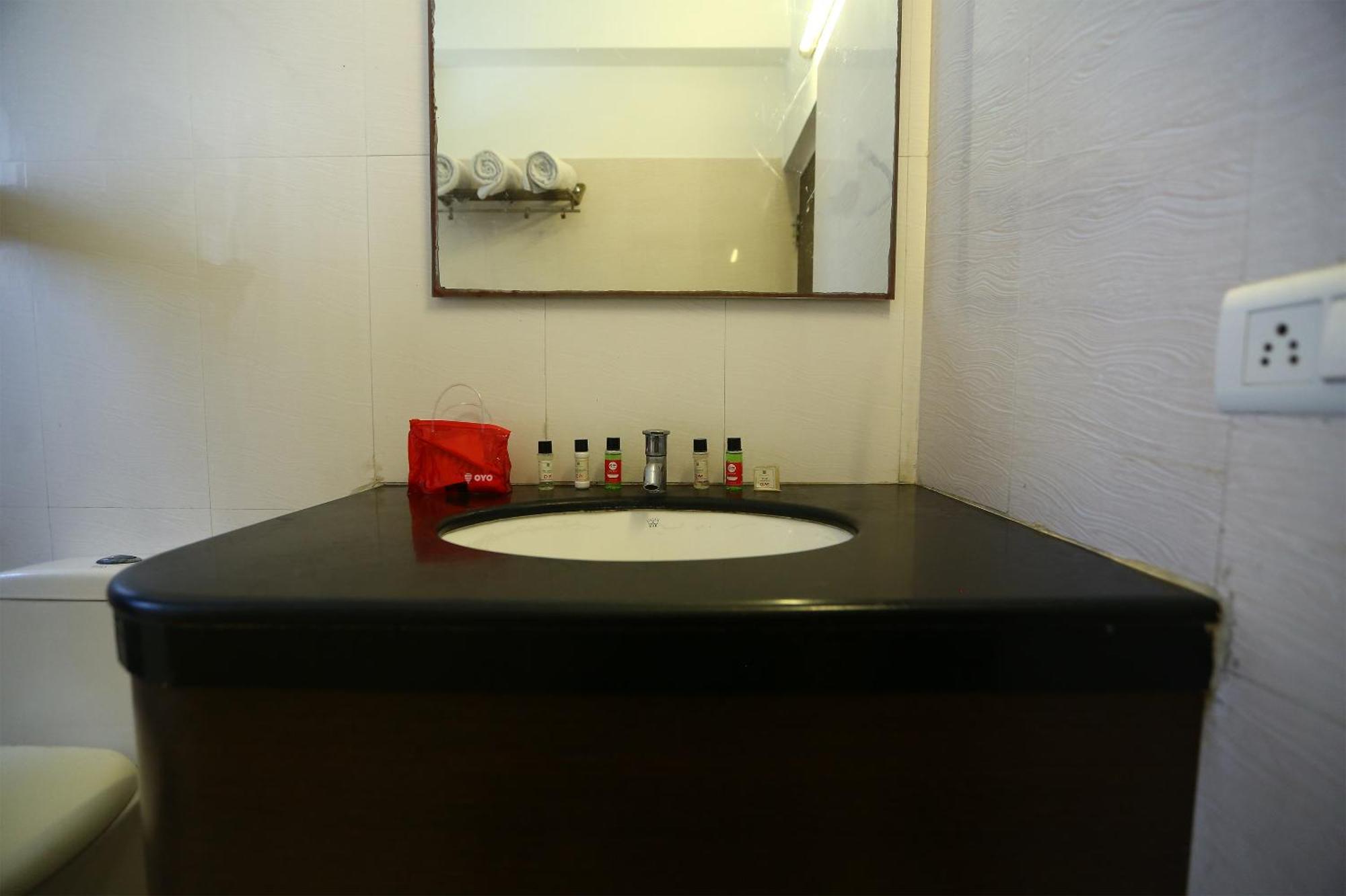 Hotel O Nimalan Residency Chennai Bagian luar foto